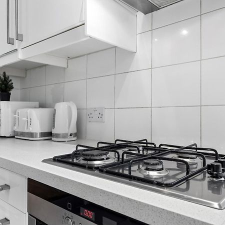 Luxury 4-Bedroom Modern Flat In Central London Steps From Station, Sleeps 9 In Style! Zewnętrze zdjęcie