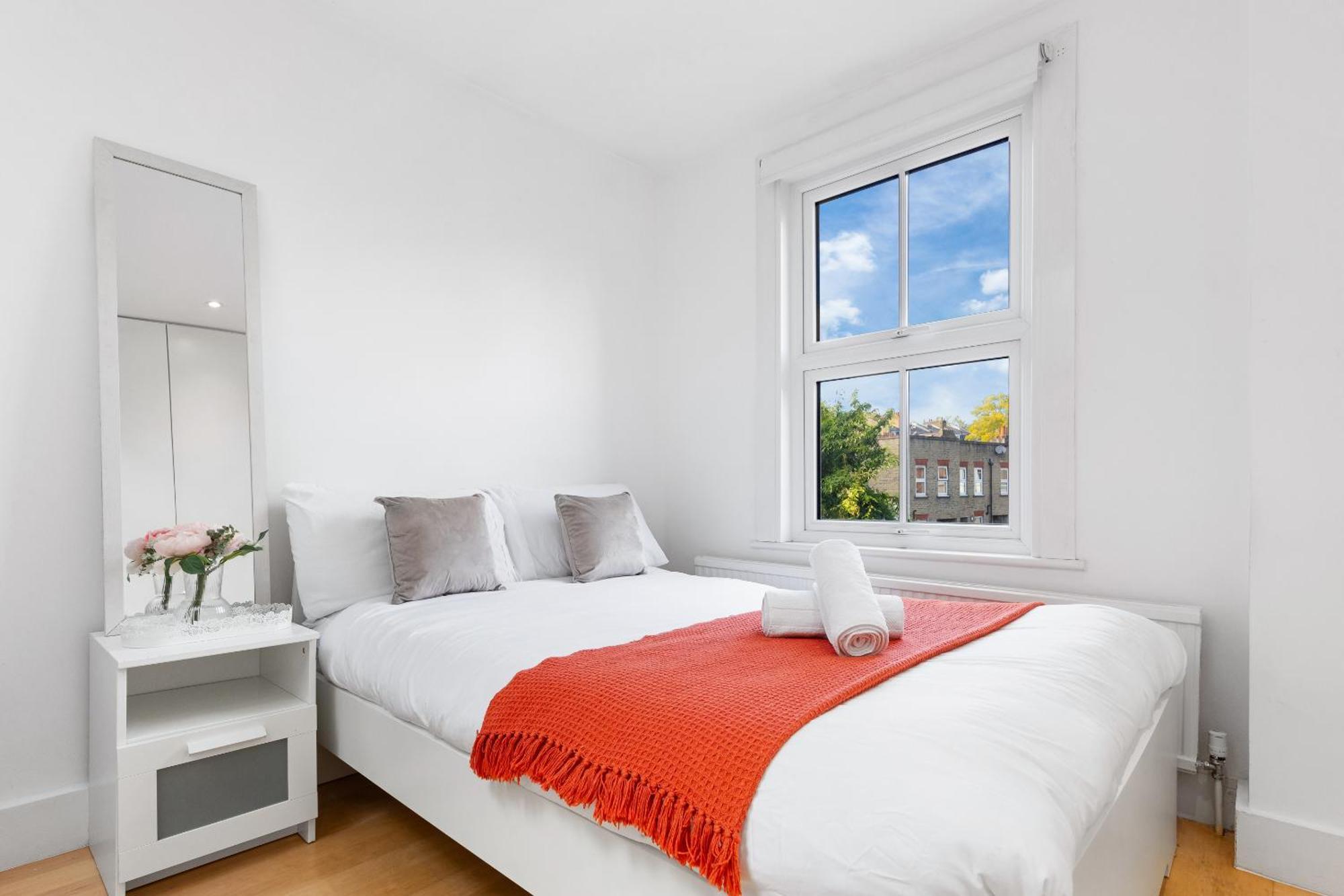Luxury 4-Bedroom Modern Flat In Central London Steps From Station, Sleeps 9 In Style! Zewnętrze zdjęcie