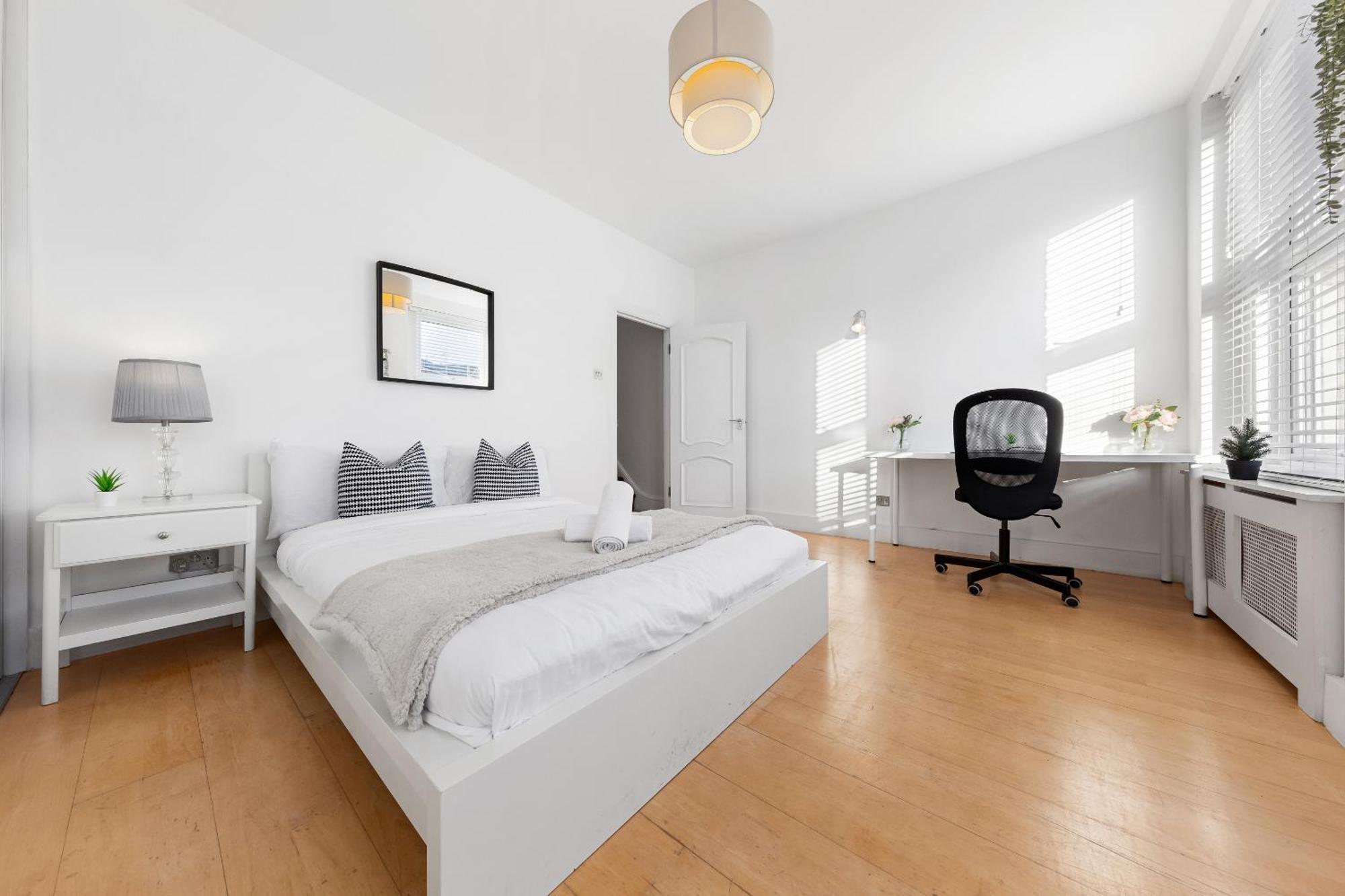 Luxury 4-Bedroom Modern Flat In Central London Steps From Station, Sleeps 9 In Style! Zewnętrze zdjęcie