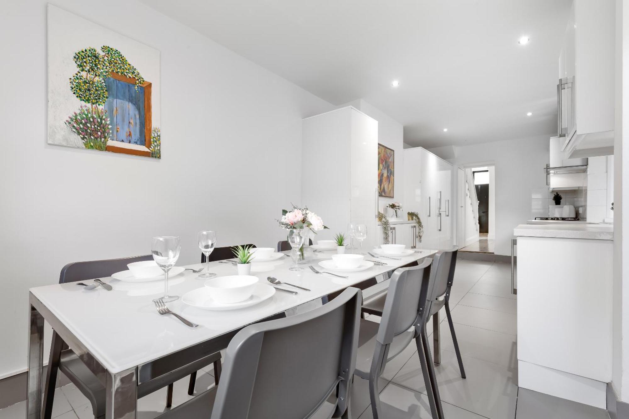 Luxury 4-Bedroom Modern Flat In Central London Steps From Station, Sleeps 9 In Style! Zewnętrze zdjęcie