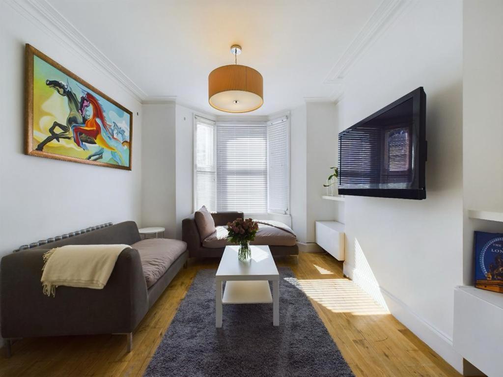 Luxury 4-Bedroom Modern Flat In Central London Steps From Station, Sleeps 9 In Style! Pokój zdjęcie