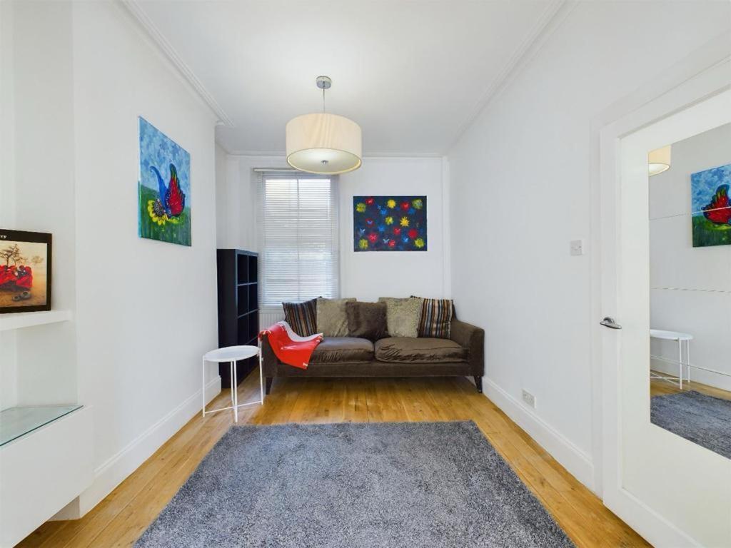 Luxury 4-Bedroom Modern Flat In Central London Steps From Station, Sleeps 9 In Style! Pokój zdjęcie