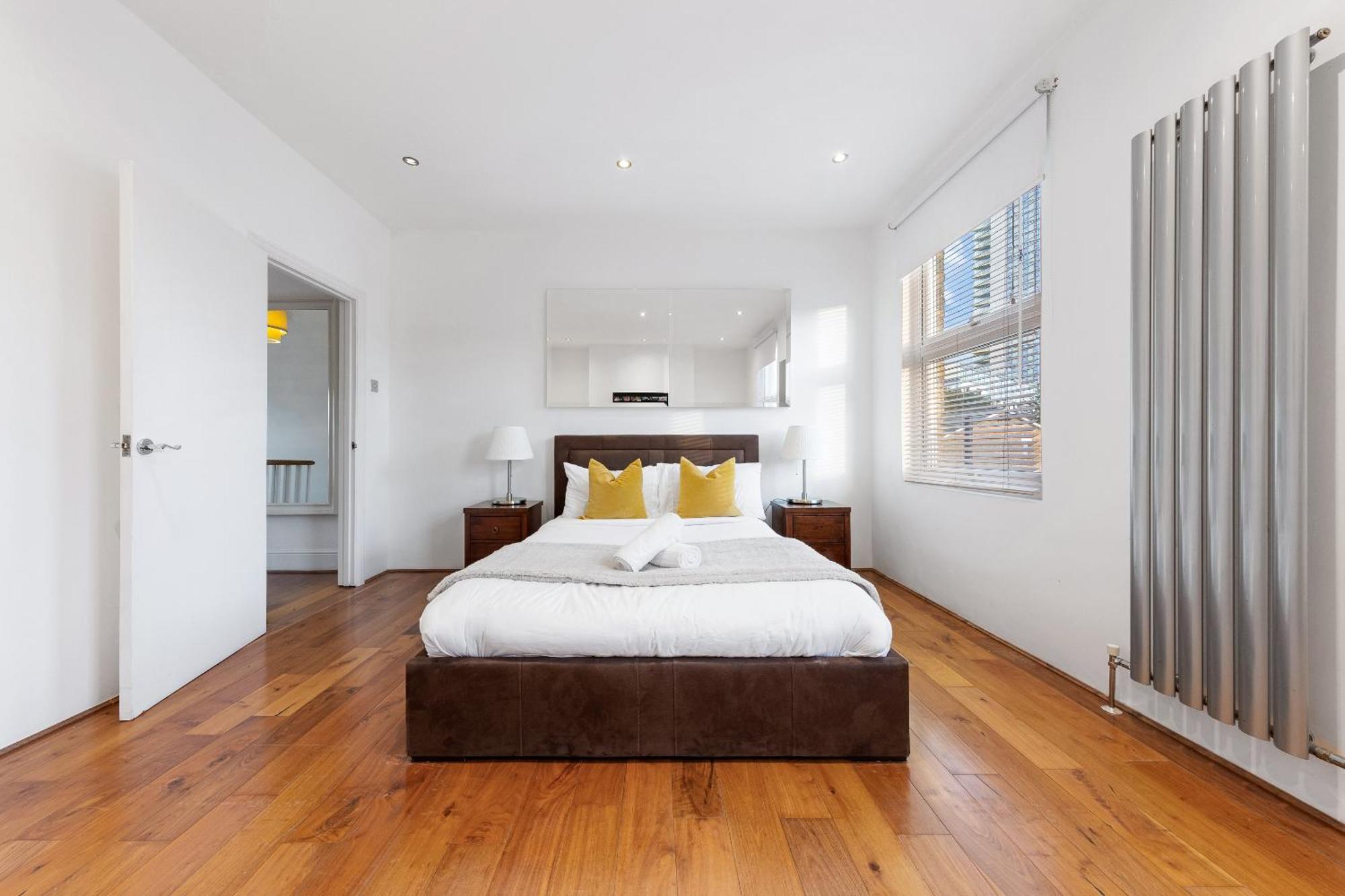 Luxury 4-Bedroom Modern Flat In Central London Steps From Station, Sleeps 9 In Style! Zewnętrze zdjęcie