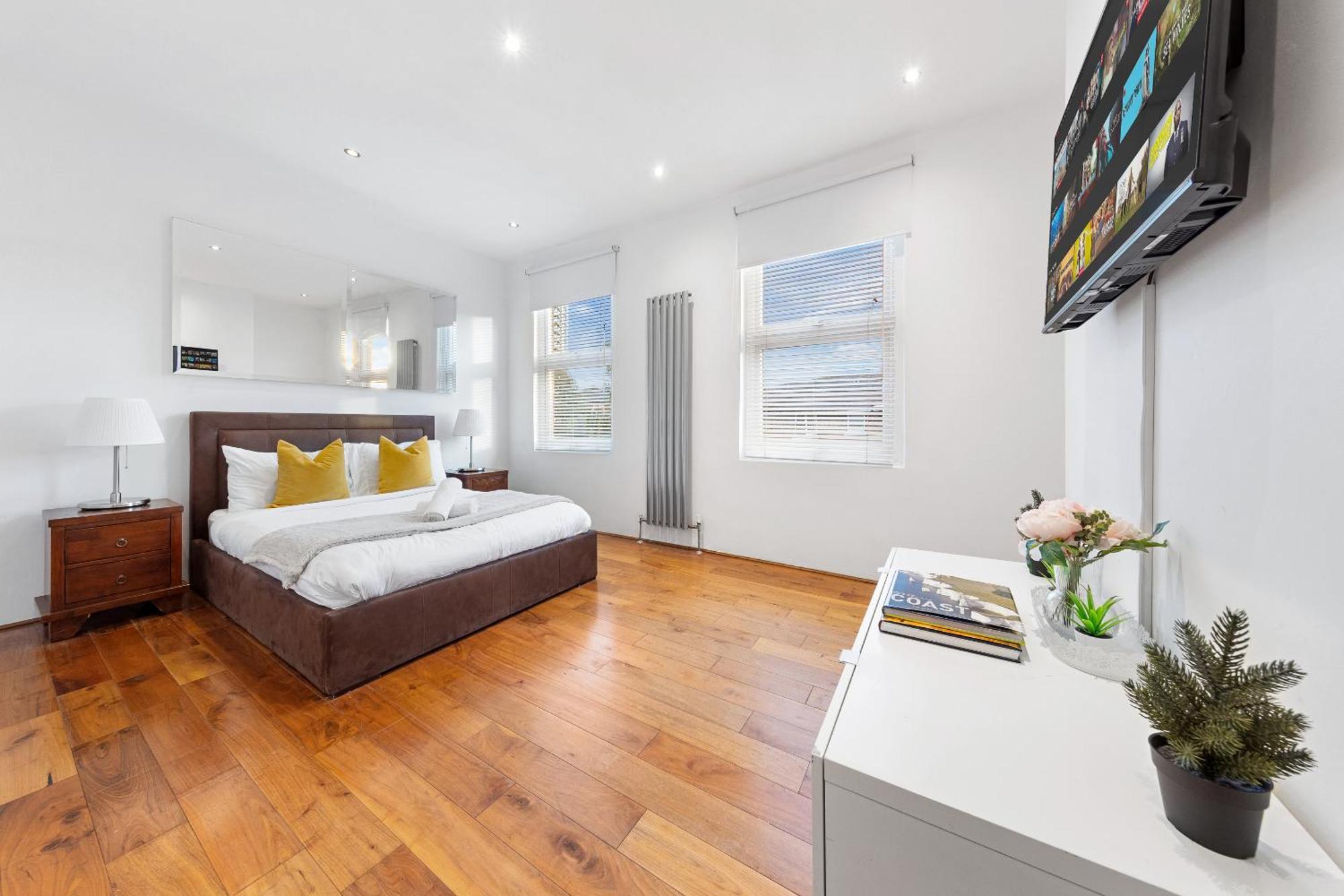 Luxury 4-Bedroom Modern Flat In Central London Steps From Station, Sleeps 9 In Style! Zewnętrze zdjęcie