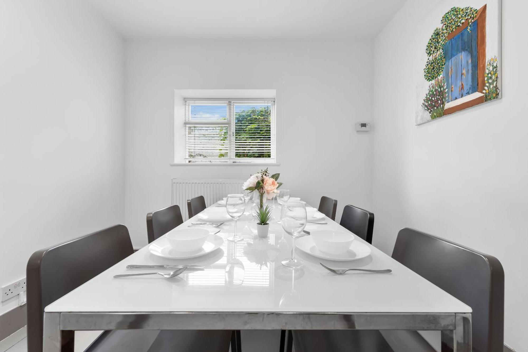 Luxury 4-Bedroom Modern Flat In Central London Steps From Station, Sleeps 9 In Style! Zewnętrze zdjęcie