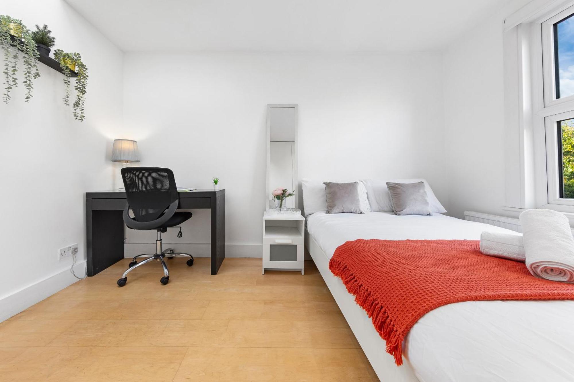 Luxury 4-Bedroom Modern Flat In Central London Steps From Station, Sleeps 9 In Style! Zewnętrze zdjęcie